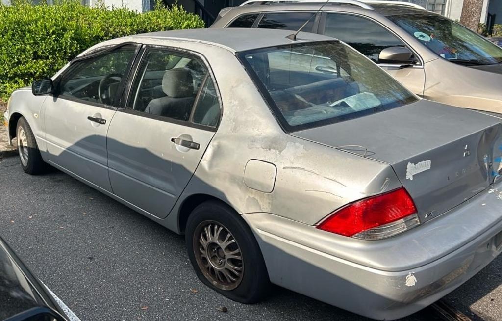 2002 Mitsubishi Lancer ES photo 2